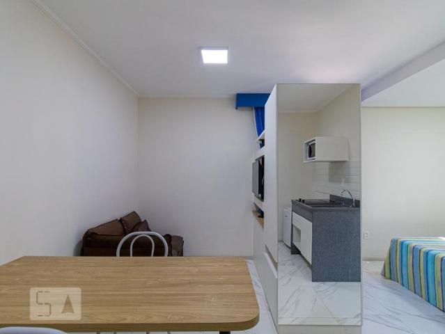 Kitnet aluguel em Região Imediata de São Paulo, Região Metropolitana de São Paulo