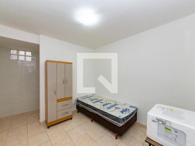 Kitnet aluguel em Região Geográfica Imediata de Belo Horizonte, Região Metropolitana de Belo Horizonte