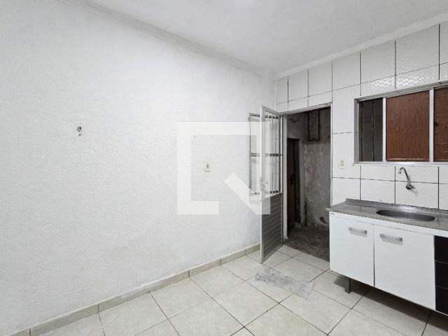 Kitnet aluguel em Região Imediata de São Paulo, Região Metropolitana de São Paulo