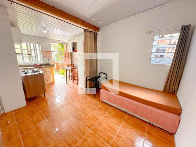 Kitnet aluguel em Região Geográfica Imediata de Florianópolis, Desterro