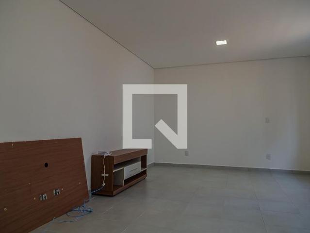 Kitnet aluguel em Região Imediata de São Paulo, Região Metropolitana de São Paulo