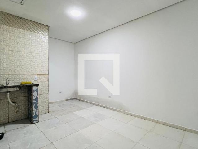 Kitnet aluguel em Região Imediata de São Paulo, Região Metropolitana de São Paulo