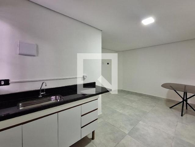 Kitnet aluguel em Região Imediata de São Paulo, Região Metropolitana de São Paulo