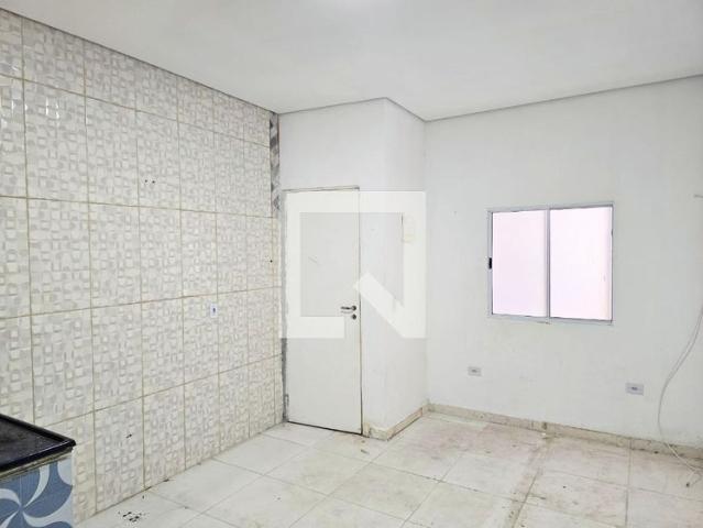 Kitnet aluguel em Região Imediata de São Paulo, Região Metropolitana de São Paulo