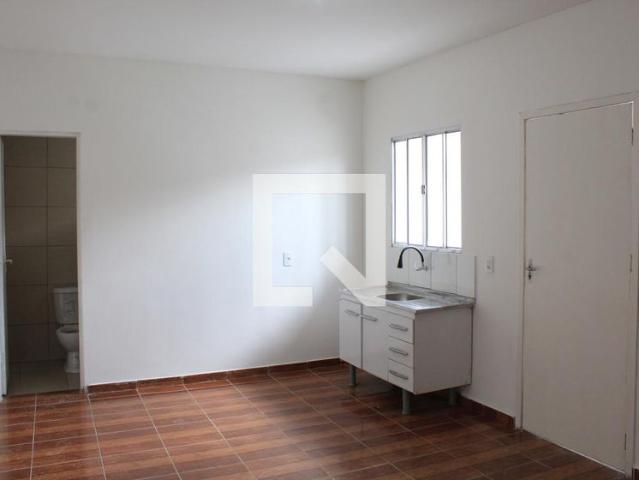 Kitnet aluguel em Região Imediata de São Paulo, Região Metropolitana de São Paulo