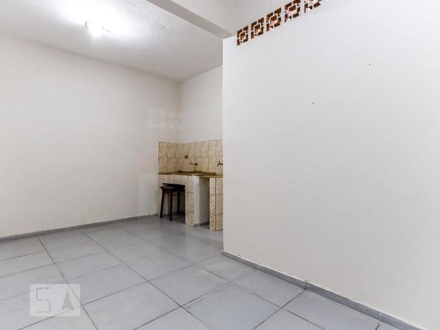 Kitnet aluguel em Região Imediata de São Paulo, Região Metropolitana de São Paulo