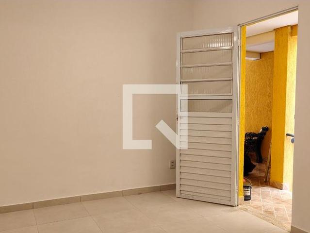 Kitnet aluguel em Região Imediata de São Paulo, Região Metropolitana de São Paulo