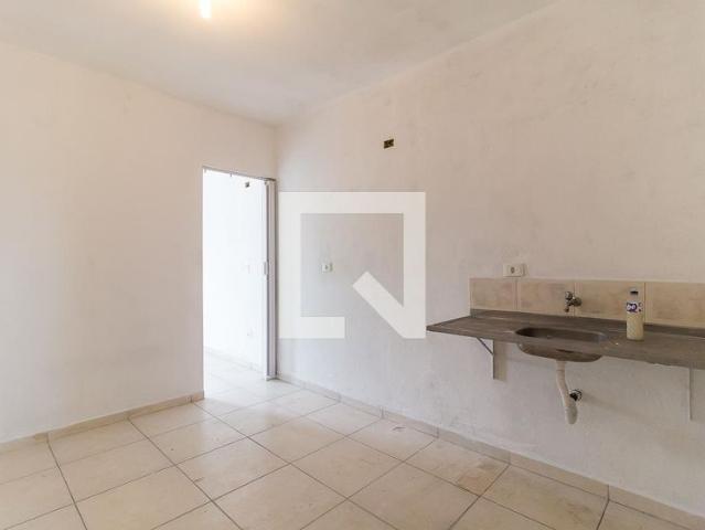 Kitnet aluguel em Jardim Ivonete, Poá