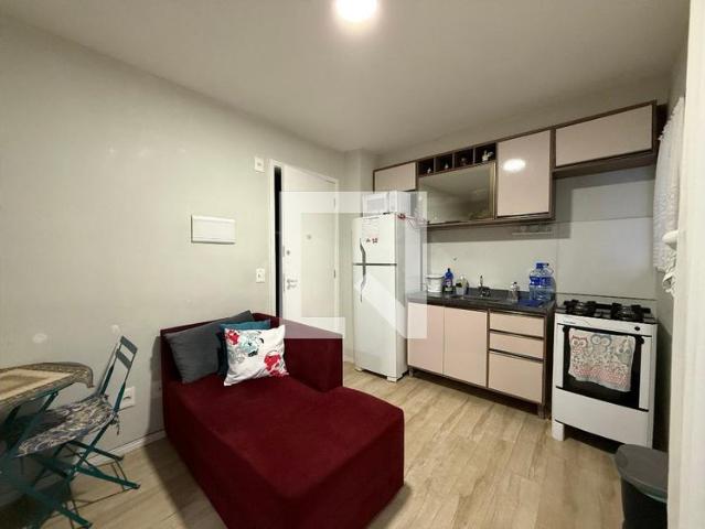 Kitnet aluguel em Região Imediata de São Paulo, Região Metropolitana de São Paulo
