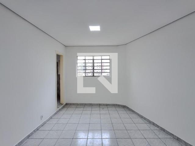 Kitnet aluguel em Região Imediata de São Paulo, Região Metropolitana de São Paulo