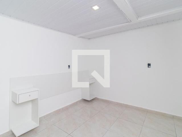 Kitnet aluguel em Medianeira, Porto Alegre