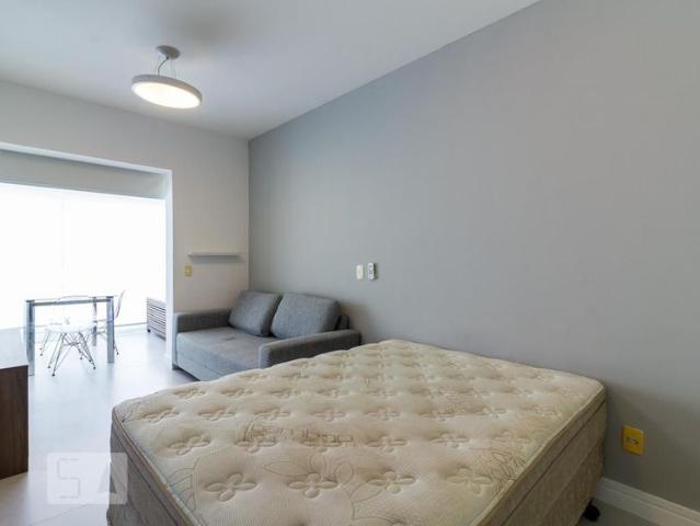 Kitnet aluguel em Indianópolis, São Paulo