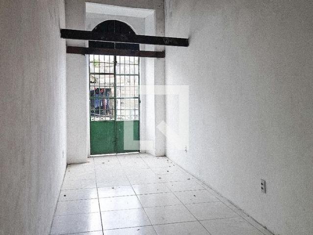 Kitnet aluguel em Região Geográfica Imediata de Salvador, Região Metropolitana de Salvador