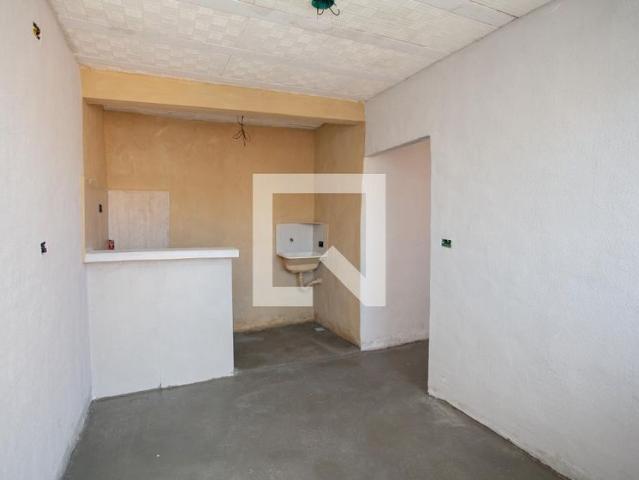 Kitnet aluguel em Região Geográfica Imediata de Belo Horizonte, Região Metropolitana de Belo Horizonte