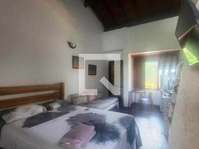 Kitnet aluguel em Região Geográfica Imediata de Salvador, Região Metropolitana de Salvador