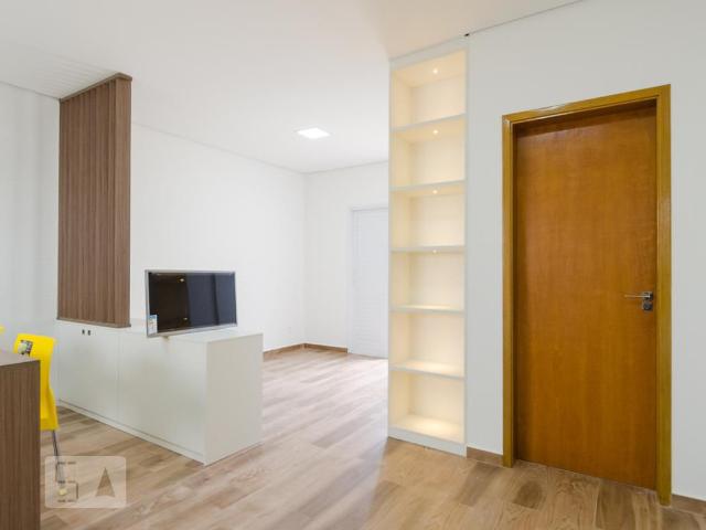 Kitnet aluguel em Região Imediata de São Paulo, Região Metropolitana de São Paulo