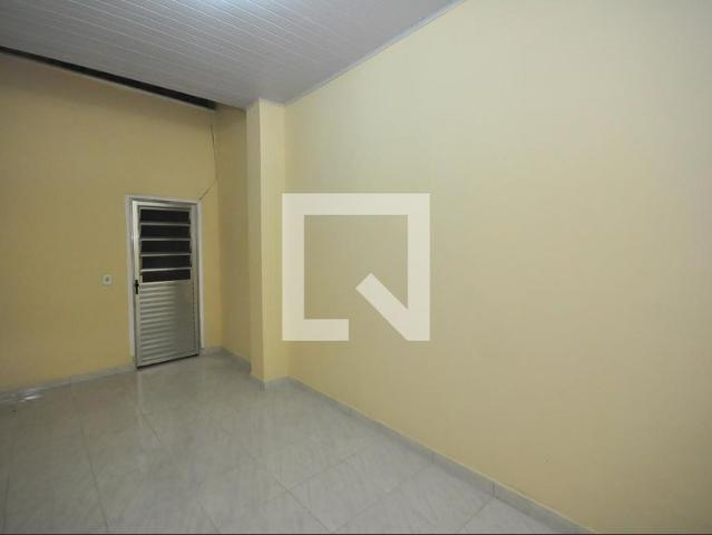 Kitnet aluguel em Região Imediata de São Paulo, Região Metropolitana de São Paulo