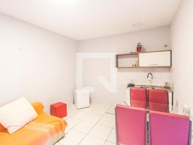 Kitnet aluguel em Região Imediata de São Paulo, Região Metropolitana de São Paulo