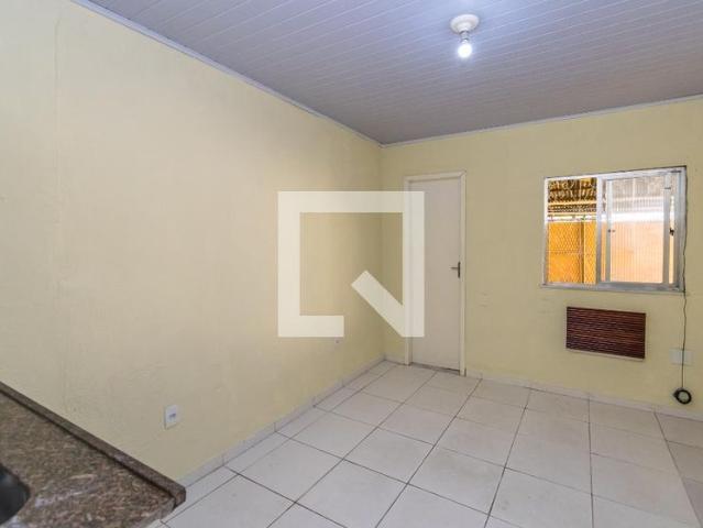 Kitnet aluguel em Região Geográfica Imediata do Rio de Janeiro, Região Metropolitana do Rio de Janeiro