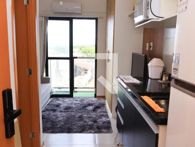 Kitnet aluguel em Região Geográfica Imediata de Salvador, Região Metropolitana de Salvador