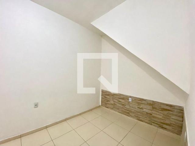 Kitnet aluguel em Região Geográfica Imediata do Rio de Janeiro, Região Metropolitana do Rio de Janeiro