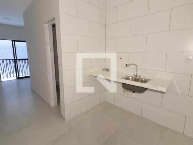 Kitnet aluguel em Região Imediata de São Paulo, Região Metropolitana de São Paulo