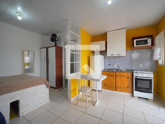 Kitnet aluguel em Carianos, Florianópolis