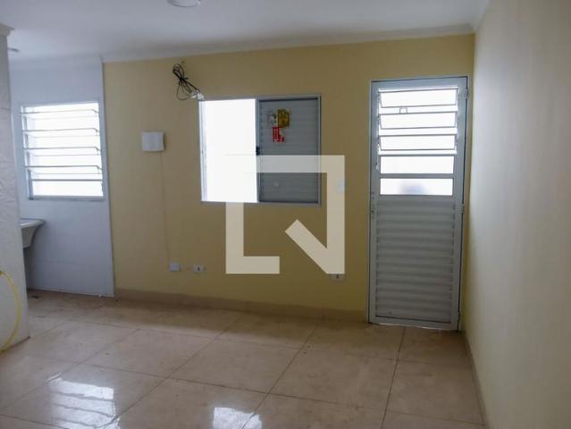 Kitnet aluguel em Região Imediata de São Paulo, Região Metropolitana de São Paulo