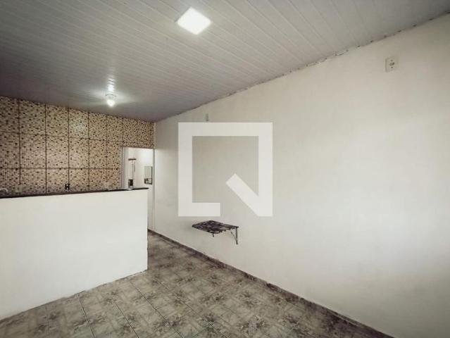 Kitnet aluguel em Região Geográfica Imediata de Belo Horizonte, Região Metropolitana de Belo Horizonte