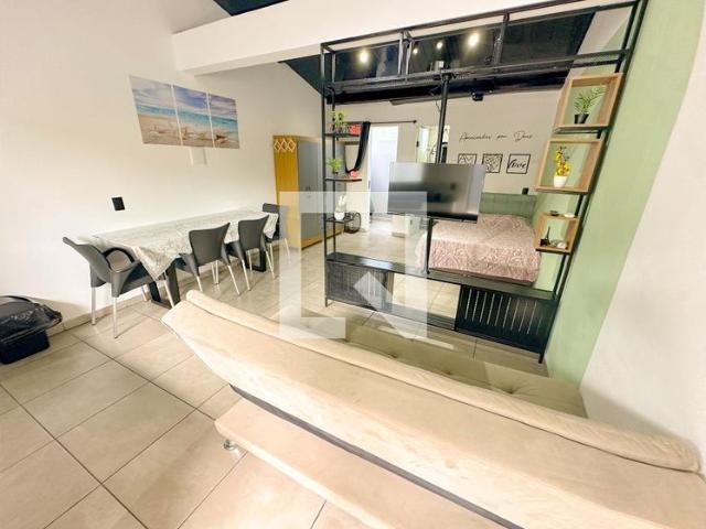 Kitnet aluguel em Região Geográfica Imediata de Florianópolis, Desterro