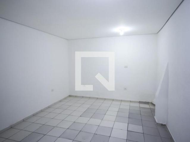 Kitnet aluguel em Região Imediata de São Paulo, Região Metropolitana de São Paulo