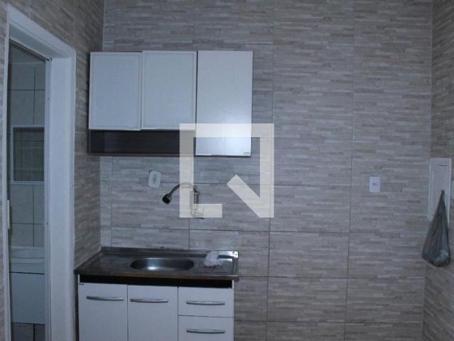 Kitnet aluguel em Região Imediata de São Paulo, Região Metropolitana de São Paulo
