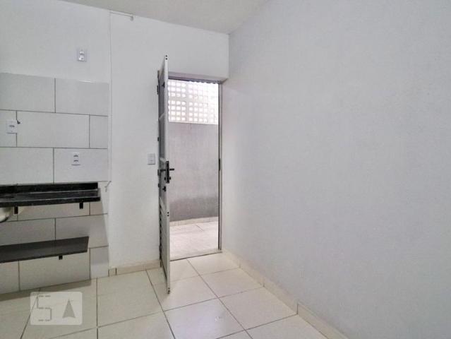 Kitnet aluguel em Região Geográfica Imediata de Belo Horizonte, Região Metropolitana de Belo Horizonte