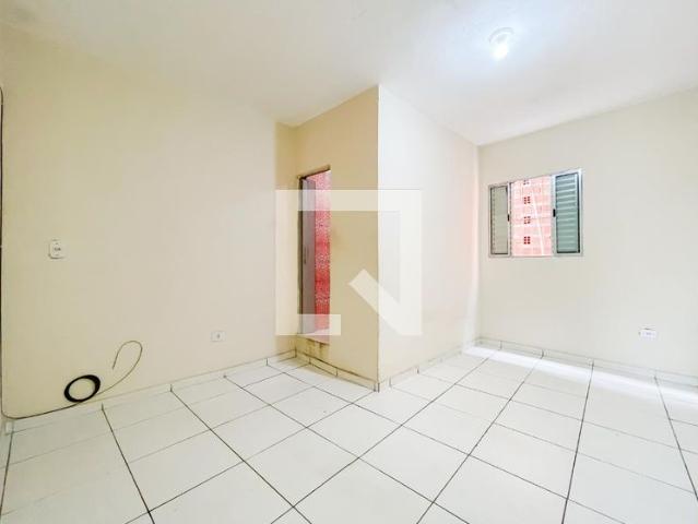 Kitnet aluguel em Região Imediata de São Paulo, Região Metropolitana de São Paulo