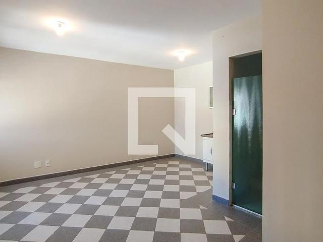 Kitnet aluguel em Região Imediata de São Paulo, Região Metropolitana de São Paulo