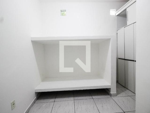 Kitnet aluguel em Região Imediata de São Paulo, Região Metropolitana de São Paulo
