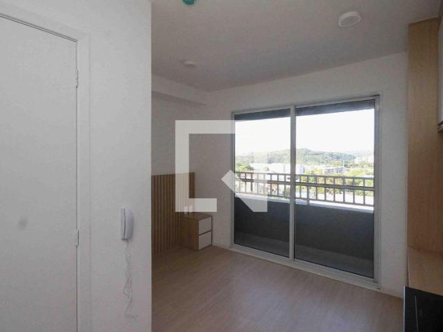 Kitnet aluguel em Região Imediata de São Paulo, Região Metropolitana de São Paulo
