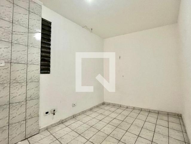 Kitnet aluguel em Região Imediata de São Paulo, Região Metropolitana de São Paulo
