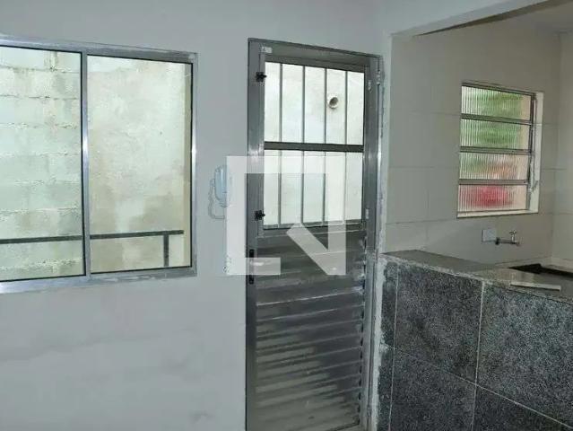 Kitnet aluguel em Região Imediata de São Paulo, Região Metropolitana de São Paulo