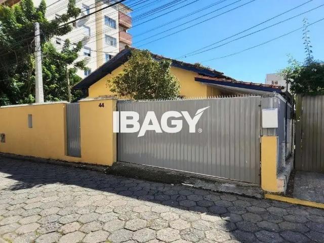 Kitnet aluguel em Região Geográfica Imediata de Florianópolis, Desterro