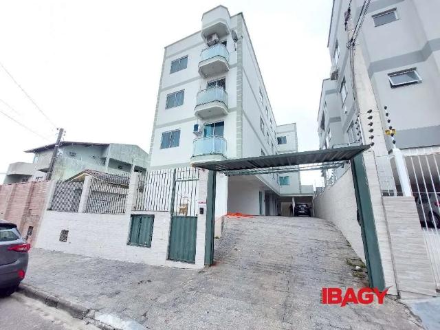 Kitnet aluguel em Região Geográfica Imediata de Florianópolis, São José