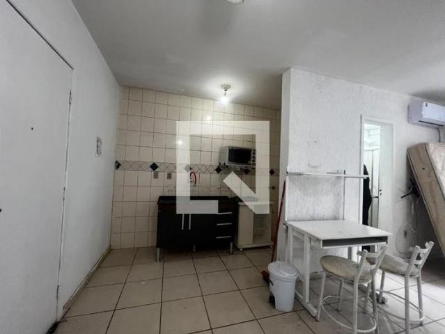 Kitnet aluguel em Kobrasol, São José