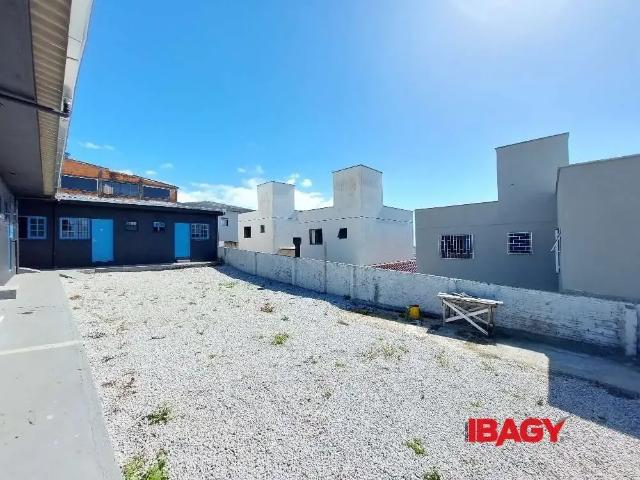 Kitnet aluguel em Região Geográfica Imediata de Florianópolis, São José