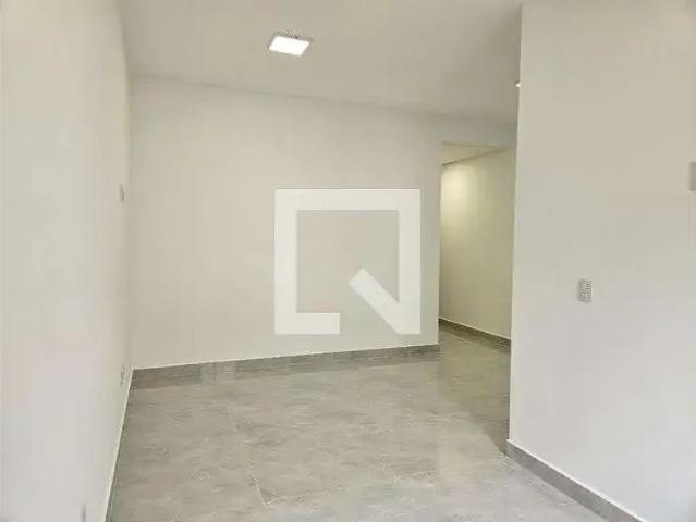 Kitnet aluguel em Região Imediata de São Paulo, Região Metropolitana de São Paulo