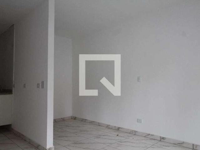 Kitnet aluguel em Região Imediata de São Paulo, Região Metropolitana de São Paulo