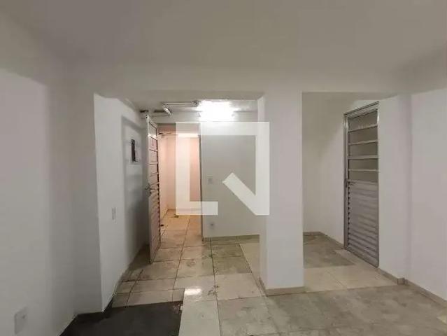 Kitnet aluguel em Região Imediata de São Paulo, Região Metropolitana de São Paulo