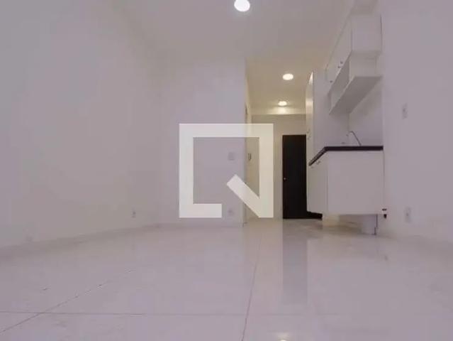 Kitnet aluguel em Região Imediata de São Paulo, Região Metropolitana de São Paulo