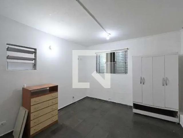 Kitnet aluguel em Região Imediata de São Paulo, Região Metropolitana de São Paulo