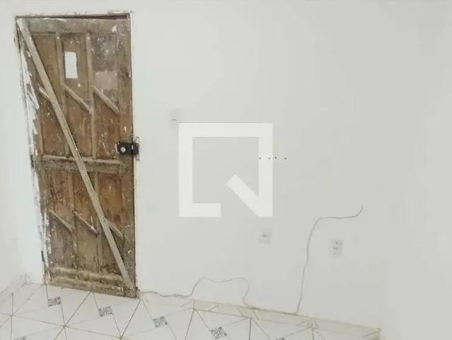 Kitnet aluguel em Região Geográfica Imediata de Salvador, Região Metropolitana de Salvador