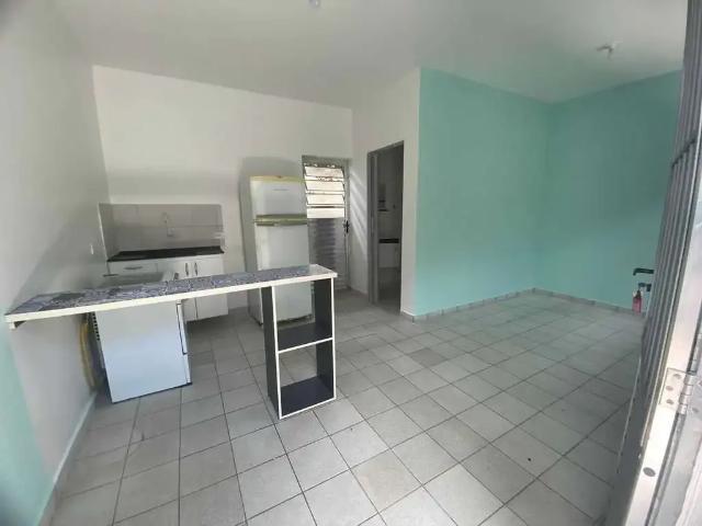 Kitnet venda em Região Imediata de Caraguatatuba-Ubatuba-São Sebastião, Região Metropolitana do Vale do Paraíba e Litoral Norte